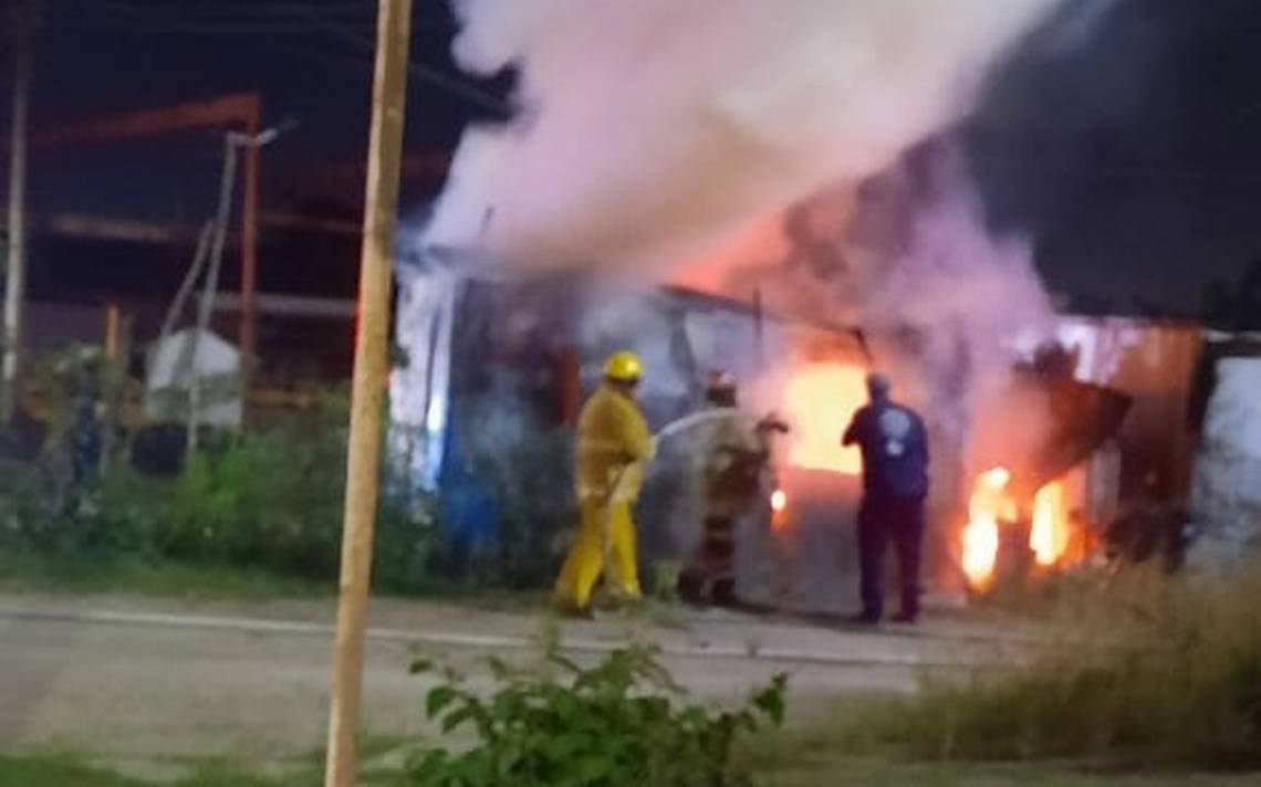 Voraz Incendio Arrasa Con Taller Mec Nico En Altamira Fotos El Sol